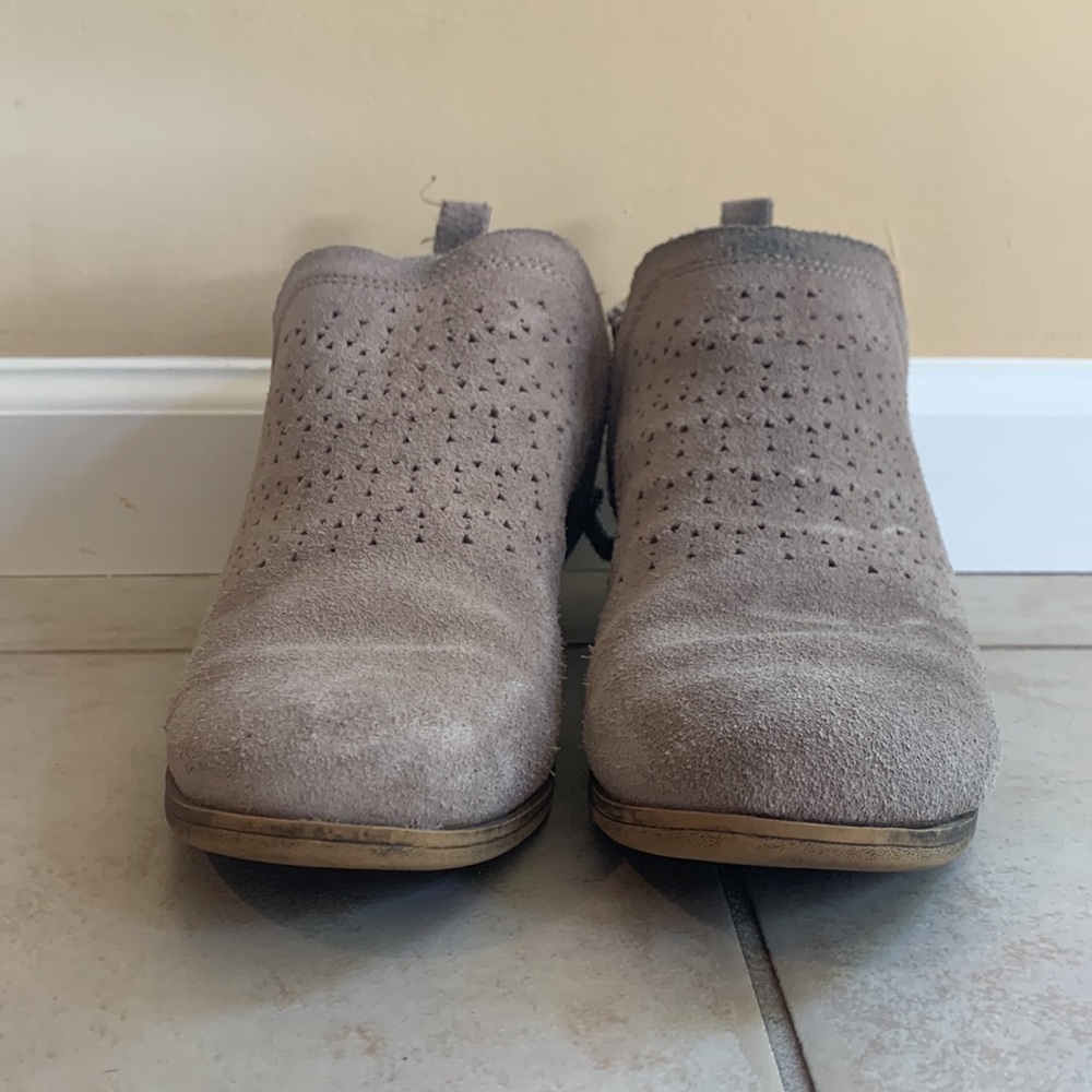 Tom’s Booties 7 - Picture 3 of 9